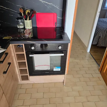 Directe A Moins De 100m Apartman *